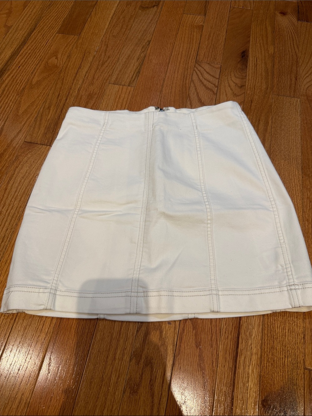 Free People White Denim Short Skirt with Zipper in back, Size 4 Worn Once